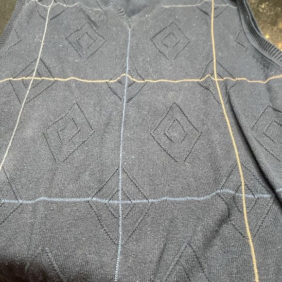 Alex Cannon from Rowayton Connecticut size medium hundred percent cotton vest - Picture 2 of 4